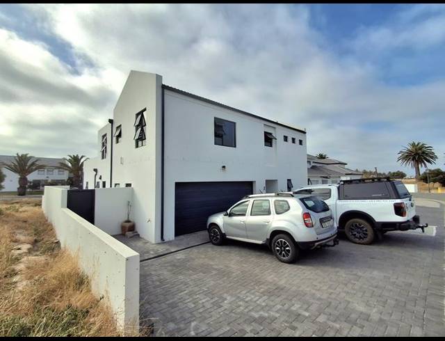 4 BEDROOM HOUSE FOR SALE IN SHELLEY POINT